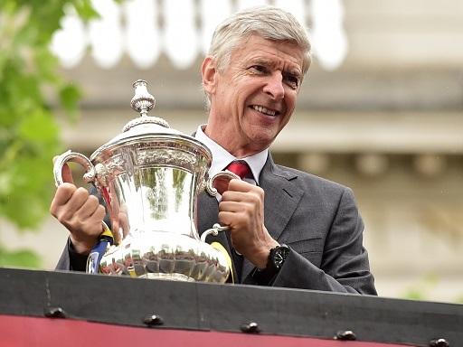 https://betting.betfair.com/football/arsene%20wenger%20with%20cup%20cropped.jpg